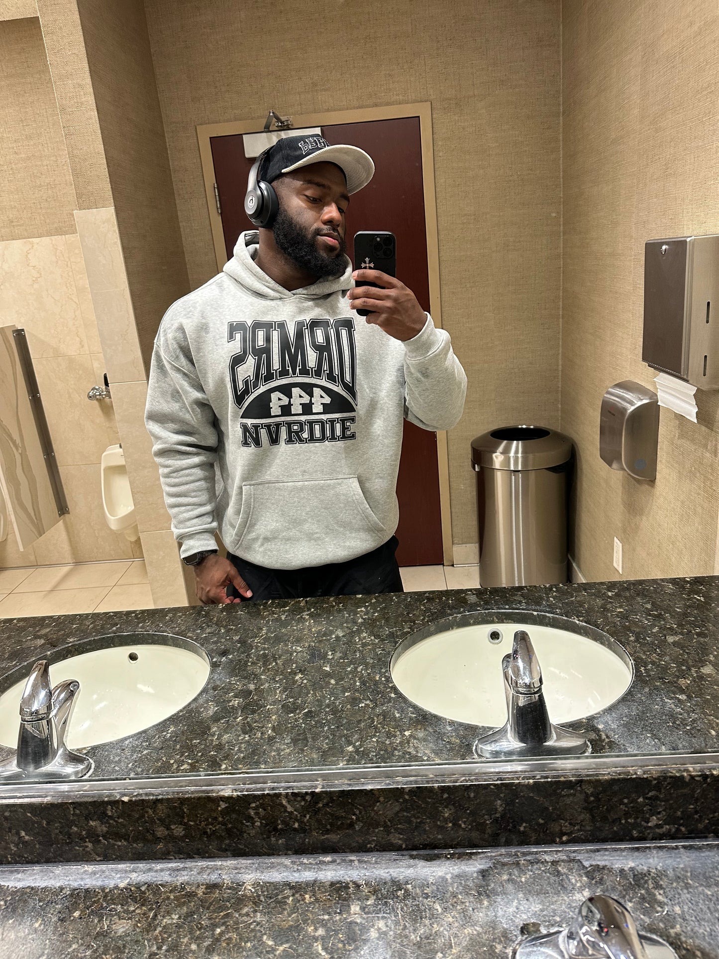 ESSENTIALS HOODIE - BLACK PRINT